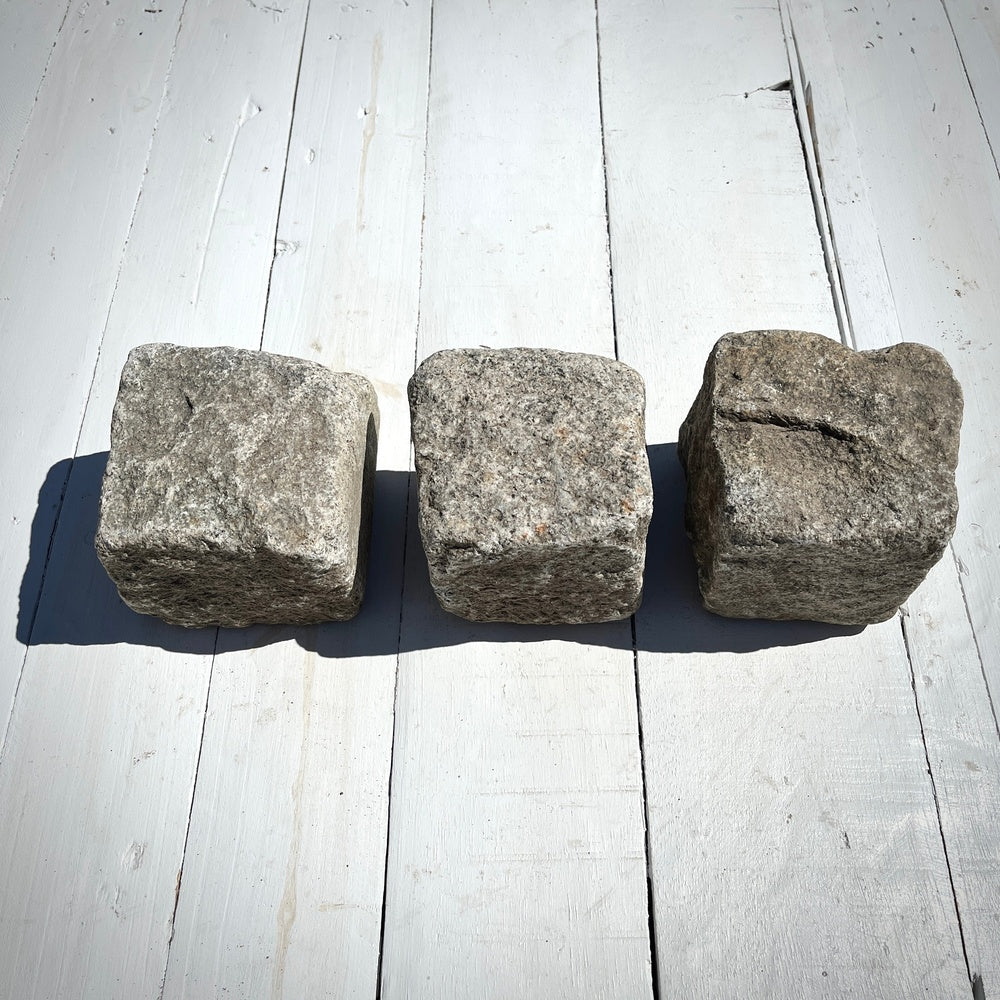 Reclaimed New York Granite Cobblestone - Cubes